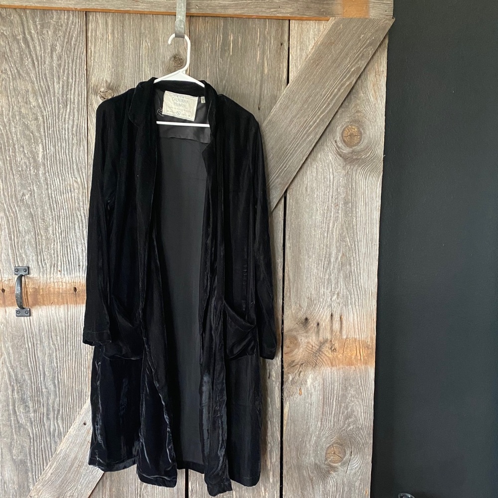 Boutique black velvet kimono jacket